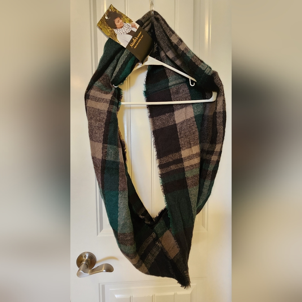 New- Nicole's boutique Plaid Knit Infinity Scarf